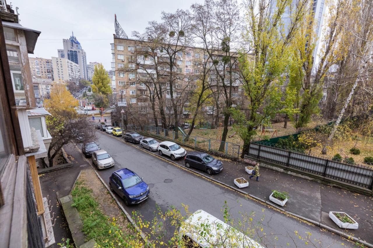 На Палаце Спорта Apartment Kyiv Exterior photo